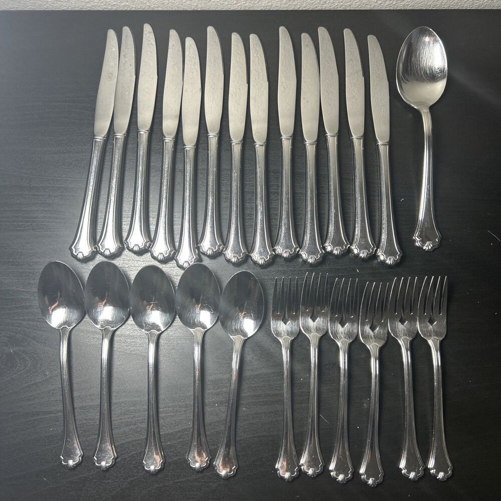 25 Pc Oneida Midtowne Silverware, Serving Spoon, Tb Spoon & Knives, Salad Forks